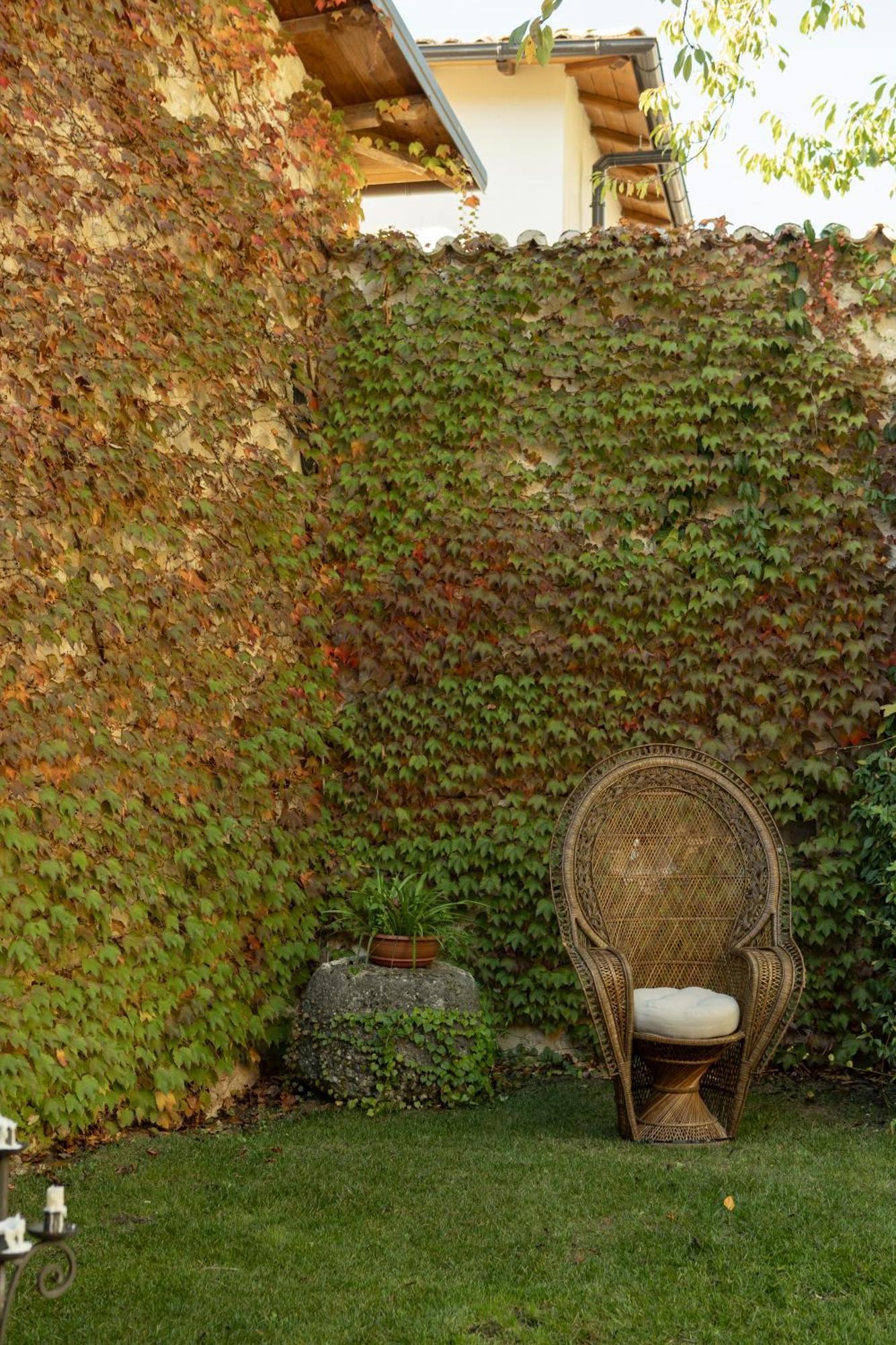 Palazzo Pirro Dimora Storica Bed & Breakfast Acciano Exterior photo